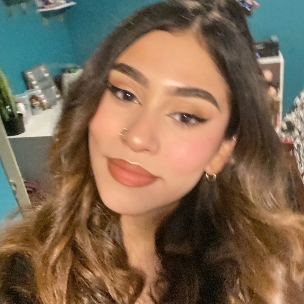 Meet your Posher, Gabriela